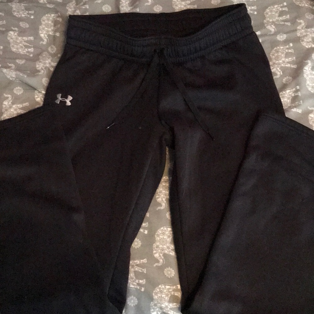 Under armour sweats. Semi fitted size M.